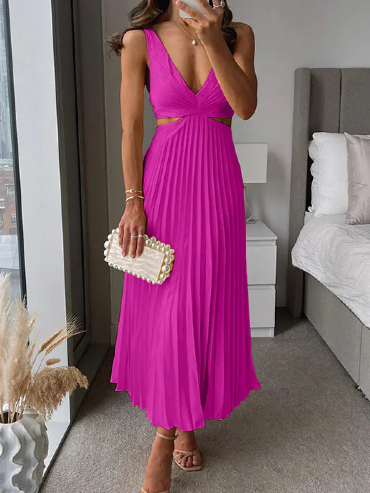 Aveline | Flowing Dress with Slit and Sculpted Waist