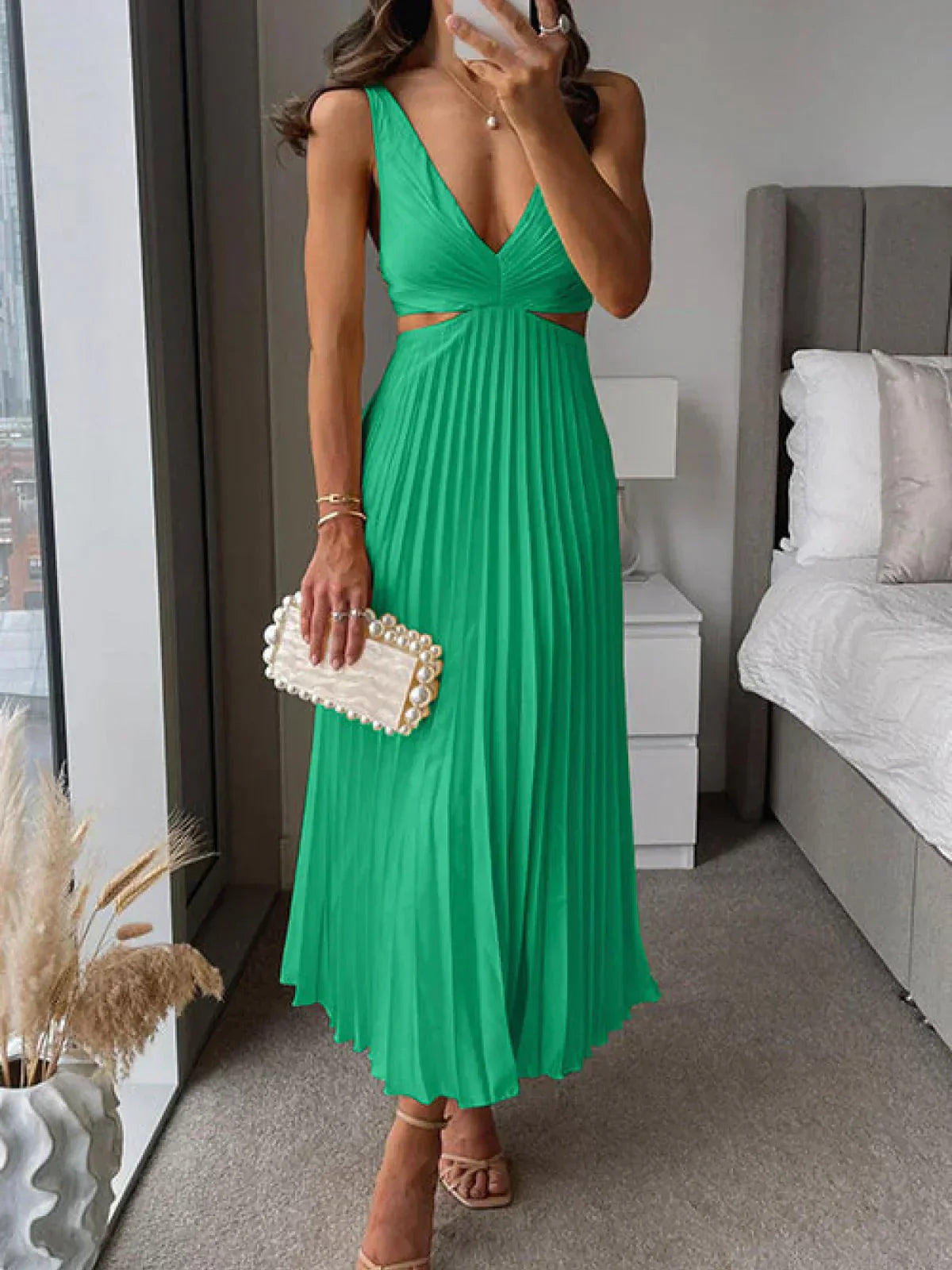 Aveline | Flowing Dress with Slit and Sculpted Waist