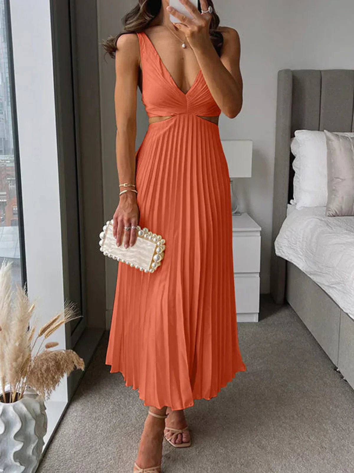 Aveline | Flowing Dress with Slit and Sculpted Waist